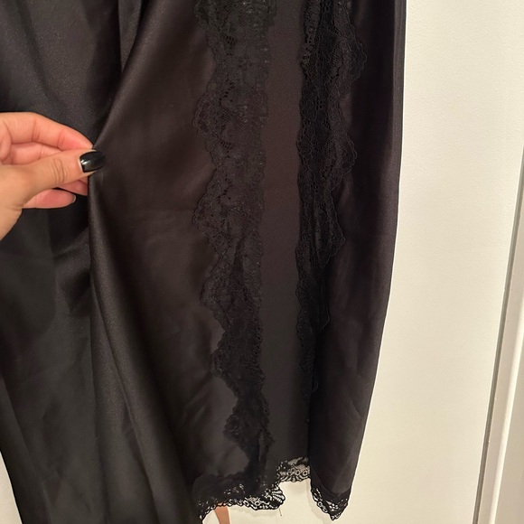 House of CB RUBY NWT Black Satin Lace Trim Midi Skirt Small - Picture 7 of 10